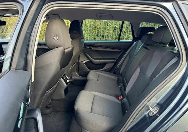 Skoda Octavia cena 69900 przebieg: 165000, rok produkcji 2020 z Jędrzejów małe 781
